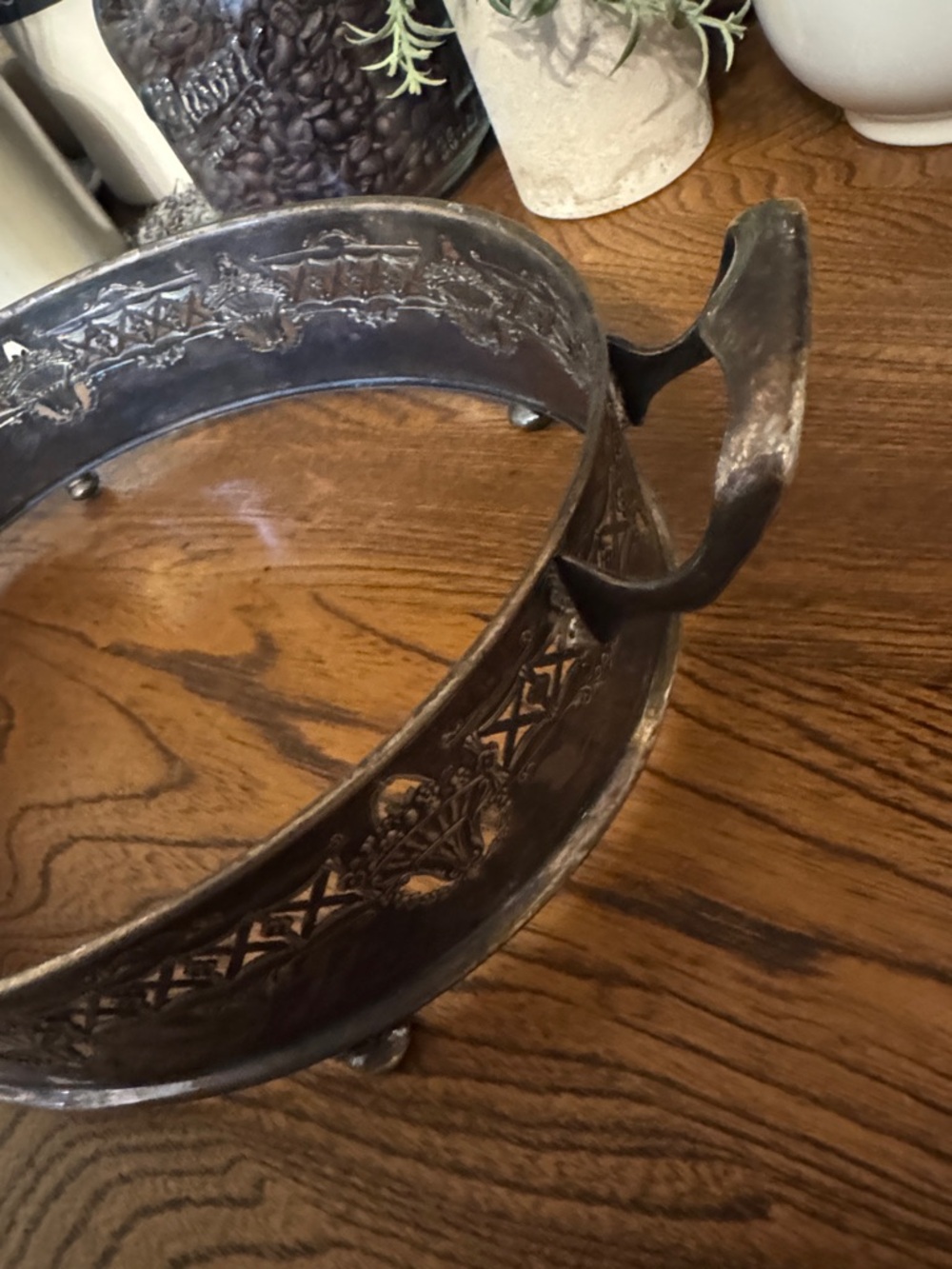 Ornate Silver Oval casserole dish holder - Picture 4 of 10